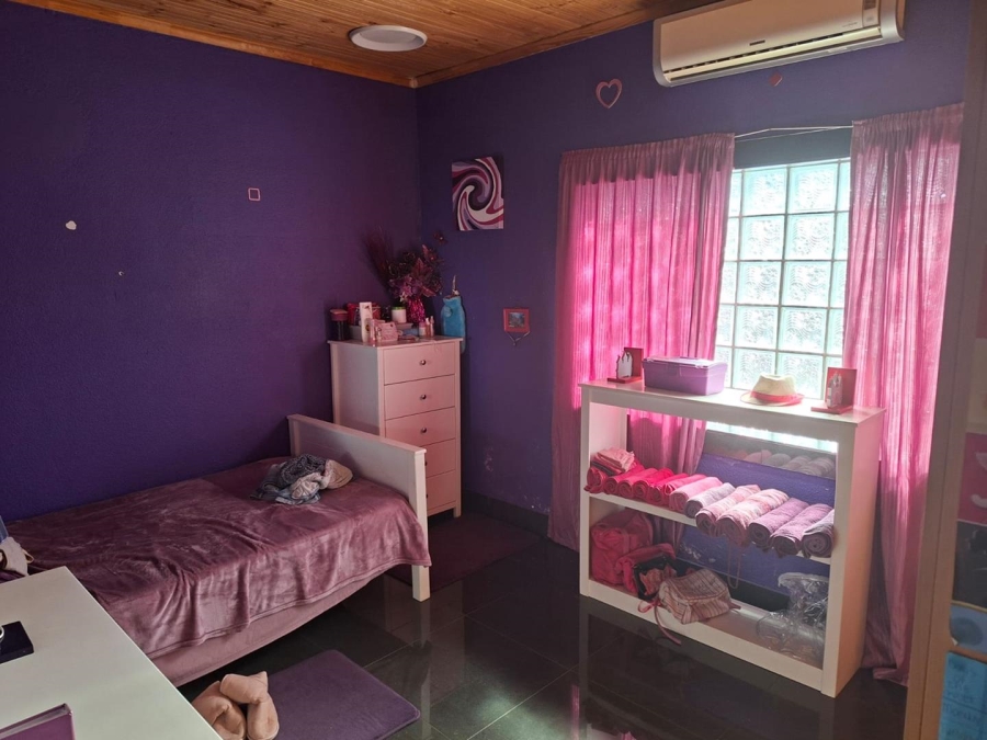 5 Bedroom Property for Sale in Protea Heights Western Cape